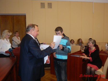 Керівництво області зустрілось з дітьми-сиротами та дітьми, позбавлених батьківського піклування