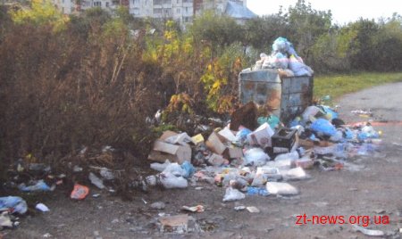 Володимир Дебой помітив, що сміття в місті не прибирається своєчасно?