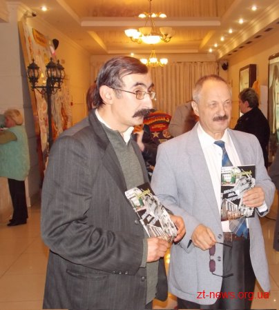 Книга "Житомир європейський" Георгія Мокрицького стане офіційним сувеніром всеукраїнських змагань з триатлону в Житомирі Книга "Житомир європейський" Георгія Мокрицького стане офіційним сувеніром всеукраїнських змагань з триатлону в Житомирі