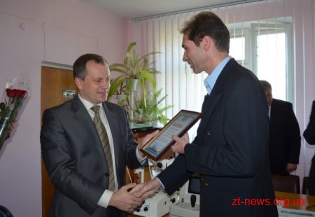 Дитячій міській лікарні Житомира подарували обладнання для діагностики зору