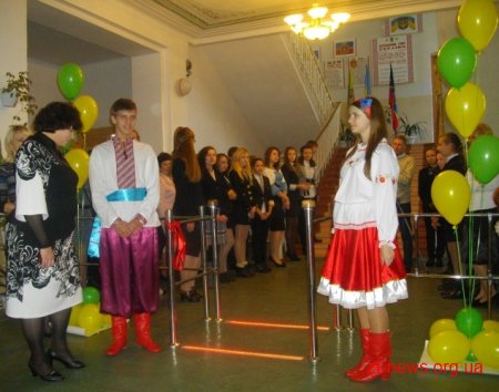 У Коростені в школі встановили турнікети