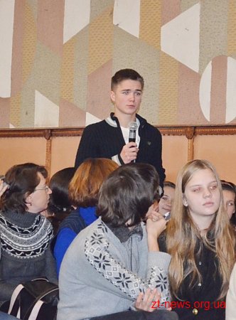 Володимир Дебой зустрівся з дітьми, які зараз відпочивають у таборі "Супутник"