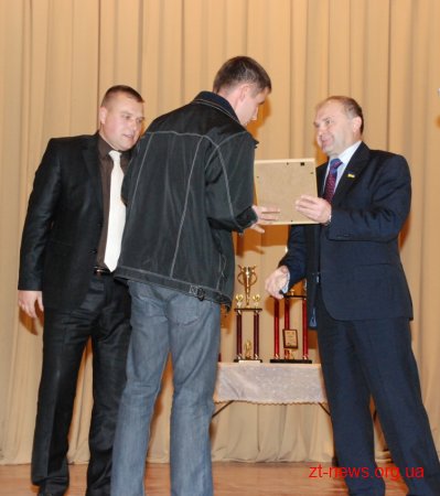 У смт Новогуйвинське відбулося урочисте закриття футбольного сезону в Житомирському районі