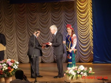 "Місцеве самоврядування в Україні все ще більше нагадує "самоврятування", але Житомирщина приємно вирізняється на цьому фоні"