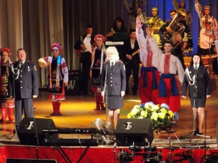 Як житомирська міліція в драмтеатрі відмічала своє професійне свято