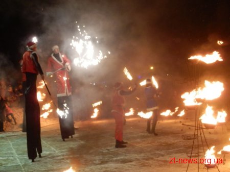 У Житомирі урочисто запалили головну ялинку області