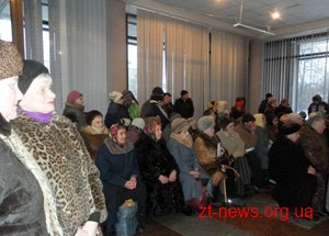 Більше півтори сотні безхатченків та малозабезпечених жителів Житомира скуштували Різдвяну кутю та інші святкові страви Більше півтори сотні безхатченків та малозабезпечених жителів Житомира скуштували Різдвяну кутю та інші святкові страви
