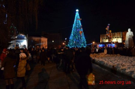 Багато житомирян провели Новорічну ніч на майдані ім. С.П.Корольова