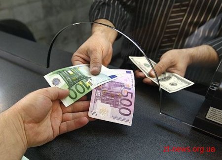 Поліція розшукує пройдисвітів, які у житомирянки обміняли "валюту" на справжні гривні