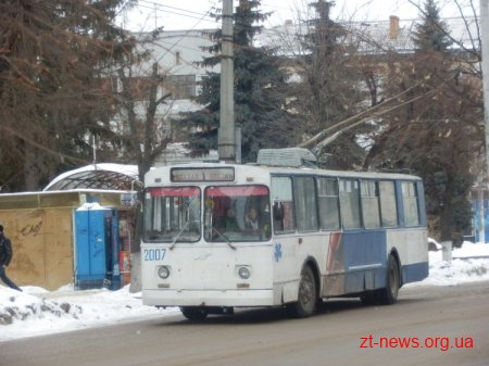 В центрі Житомира зупинилися тролейбуси через розрив контактної мережі