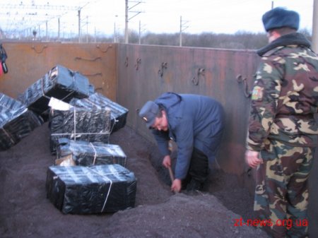 Житомирські митники затримали прихований від контролю товар із Китаю