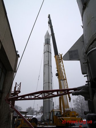 Ракети поруч з Житомирським музеєм космонавтики відправляють на реконструкцію