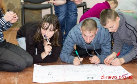 До вихованців житомирського інтернату завітали помічники Св. Миколая