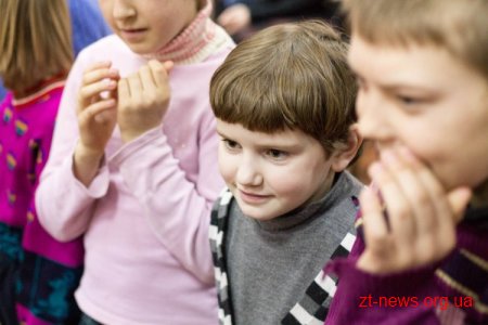 До вихованців житомирського інтернату завітали помічники Св. Миколая