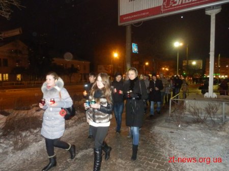 У Житомирі запалили свічки з нагоди Всесвітнього дня онкохворої дитини