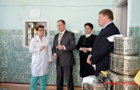 Володимир Дебой відвідав дитячу поліклініку №1 на вул. 1 травня