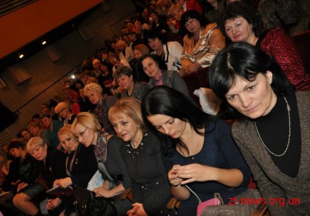 Всеукраїнський Форум жінок «Жінка-лідер в українському суспільстві» прийняв резолюцію: у жінок області та України багато завдань та планів на майбутнє