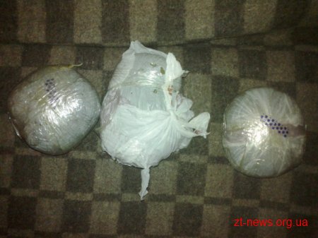 В установах виконання покарань Житомирської області за минулий тиждень знову попереджені спроби доставки до засуджених алкоголю, наркотиків та мобільних телефонів
