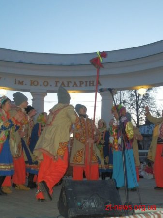 Продовження гулянь на масляну в парку ім. Гагаріна