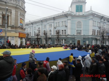 У Житомирі відбувся мітинг об'єднаної опозиції у рамках всеукраїнської акції "Вставай, Україно!" Оновлено
