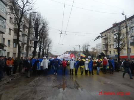 У Житомирі відбувся мітинг об'єднаної опозиції у рамках всеукраїнської акції "Вставай, Україно!" Оновлено