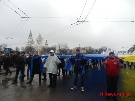 У Житомирі відбувся мітинг об'єднаної опозиції у рамках всеукраїнської акції "Вставай, Україно!" Оновлено