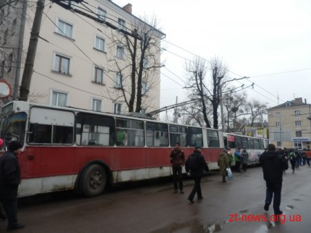 У Житомирі відбувся мітинг об'єднаної опозиції у рамках всеукраїнської акції "Вставай, Україно!" Оновлено