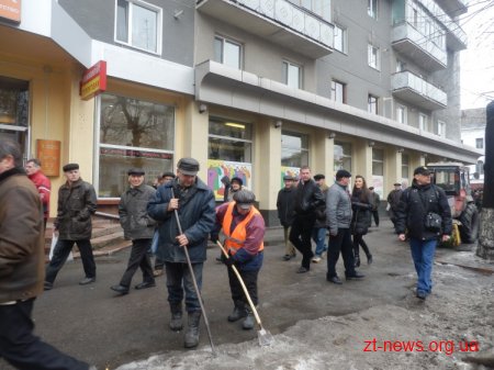 У Житомирі активно проходить суботник
