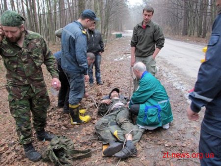У Денишах під Житомиром з 25-метрової скелі зірвався турист
