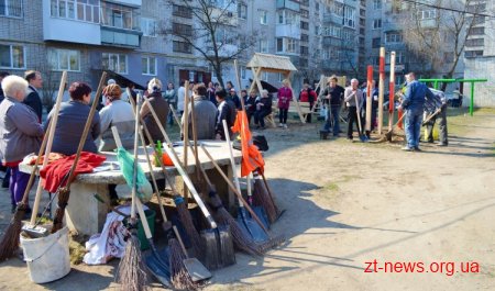 У Житомирі почали встановлювати нові дитячі майданчики