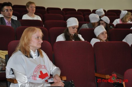 Благородність справи Товариства Червоного Хреста доведена роками