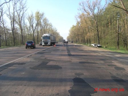 На Житомирщині у результаті ДТП двоє людей загинуло. Ще двох госпіталізовано з тяжкими тілесними ушкодженнями