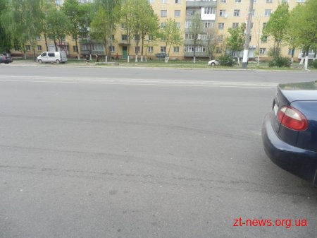 У Житомирі автобус підрізав Ланос