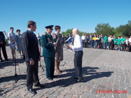 У Житомирі поруч з монументом слави нагородили переможців спортивних змагань