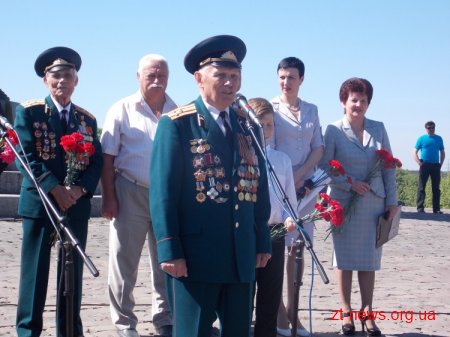 У Житомирі поруч з монументом слави нагородили переможців спортивних змагань