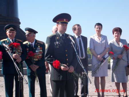 У Житомирі поруч з монументом слави нагородили переможців спортивних змагань