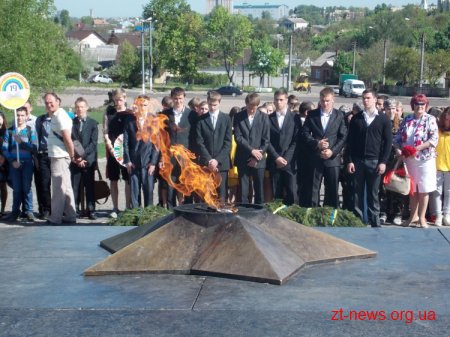 У Житомирі поруч з монументом слави нагородили переможців спортивних змагань