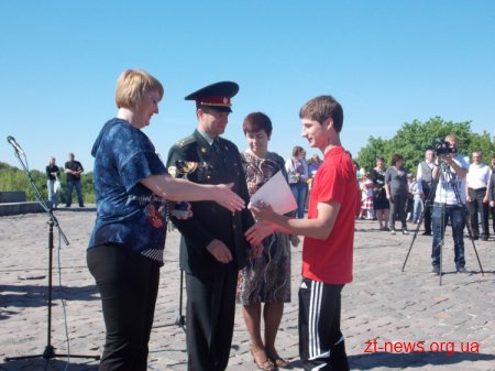 У Житомирі поруч з монументом слави нагородили переможців спортивних змагань