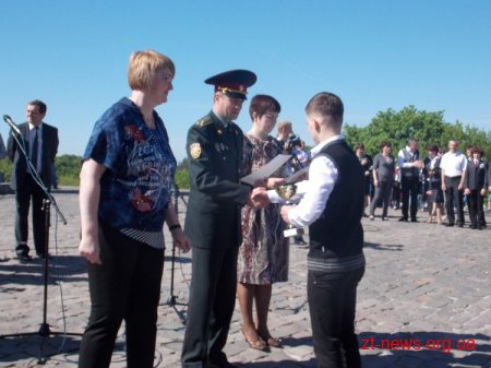 У Житомирі поруч з монументом слави нагородили переможців спортивних змагань