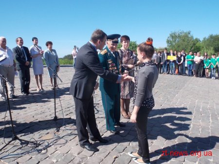У Житомирі поруч з монументом слави нагородили переможців спортивних змагань