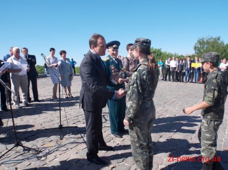 У Житомирі поруч з монументом слави нагородили переможців спортивних змагань