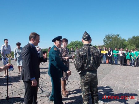 У Житомирі поруч з монументом слави нагородили переможців спортивних змагань