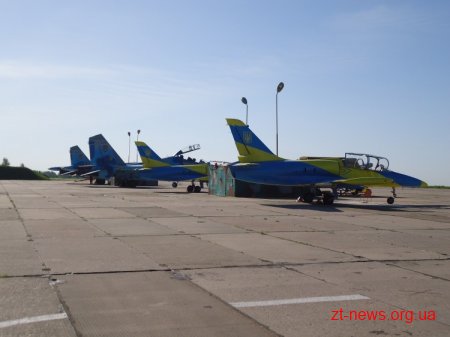 В Озерному до 9 травня показали сучасну військову техніку