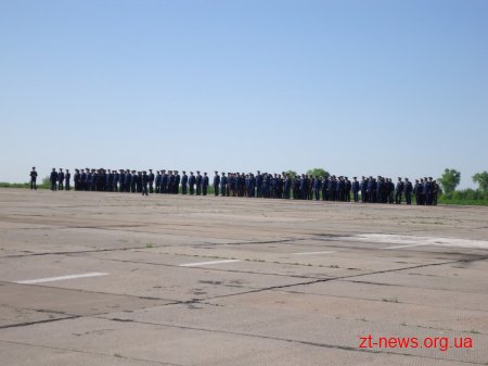 В Озерному до 9 травня показали сучасну військову техніку