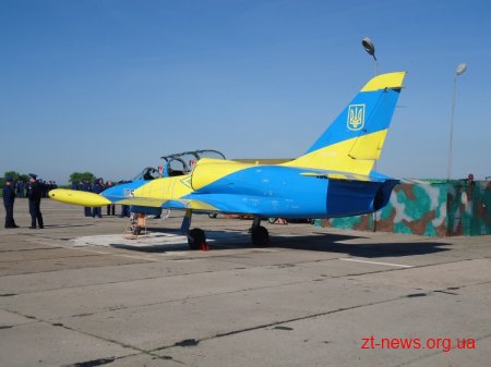 В Озерному до 9 травня показали сучасну військову техніку
