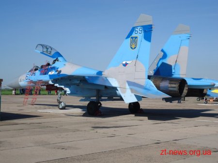 В Озерному до 9 травня показали сучасну військову техніку