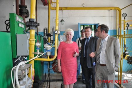 Обласна влада сприяє вирішенню побутових проблем Житомирського геріатричного пансіонату