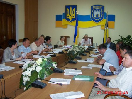 "Перед тим, як надавати дозвіл на реконструкцію квартири під магазин, необхідно запитати жителів будинку" - Дебой