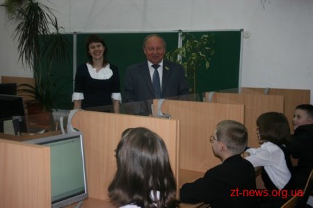 Йосип Запаловський привітав школярів та вчителів Житомирської загальноосвітньої школи-інтернату №1 обласної ради зі святом останнього дзвоника