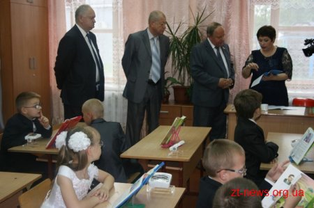 Йосип Запаловський привітав школярів та вчителів Житомирської загальноосвітньої школи-інтернату №1 обласної ради зі святом останнього дзвоника